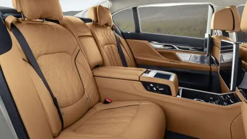 Foto - Apa yang Terjadi Jika Mengucap "Hey BMW" di Dalam Kabin?