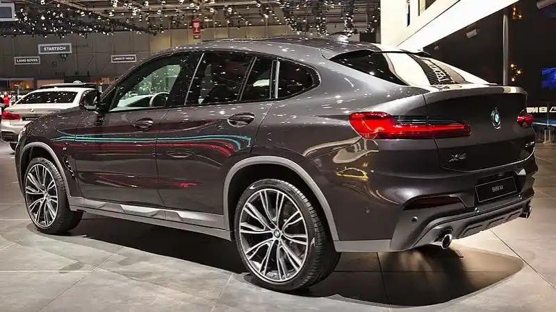 Foto - BMW X4 Generasi Terbaru Meluncur di Indonesia Pekan Depan!