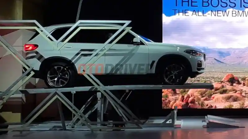 Foto - Daftar Harga BMW Terbaru (Desember 2021)