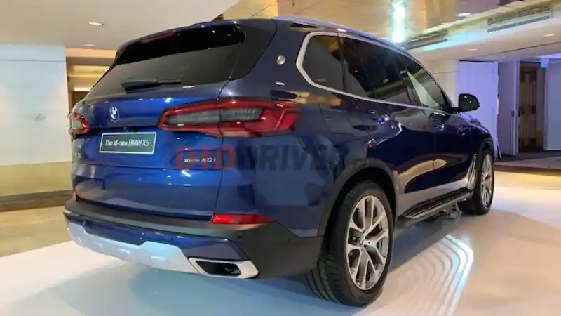 Foto - BMW X5 Generasi Terbaru Meluncur, Nyaris RP 1,5 Miliar Off The Road 
