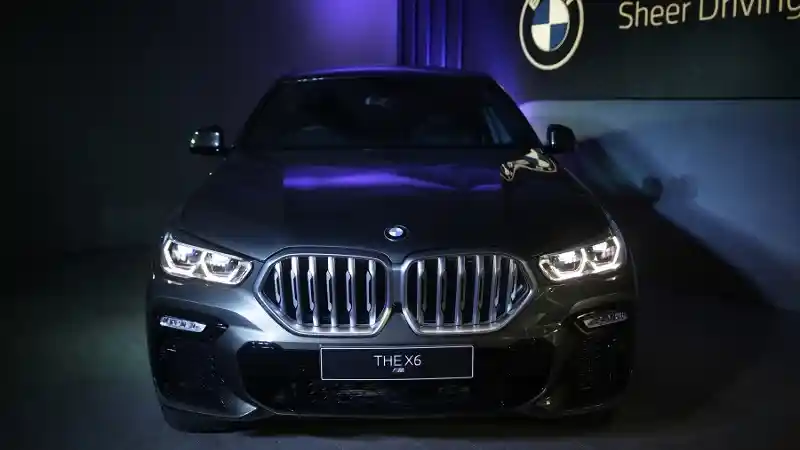 Foto - Wajah Glowing BMW X6 Generasi Terbaru 