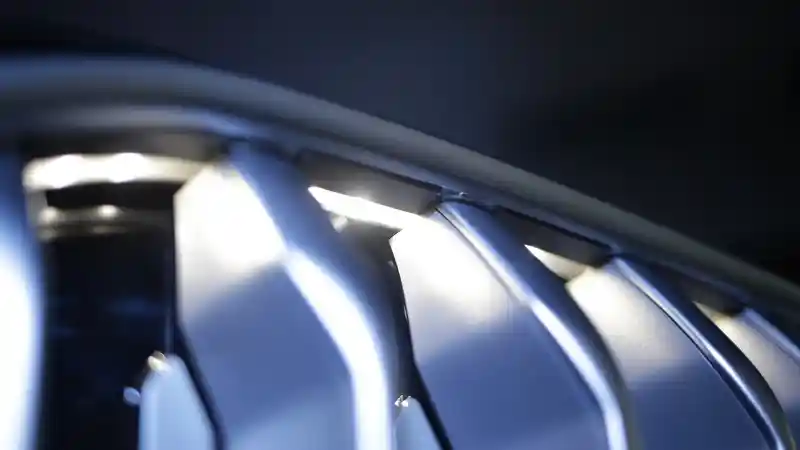 Foto - Wajah Glowing BMW X6 Generasi Terbaru 