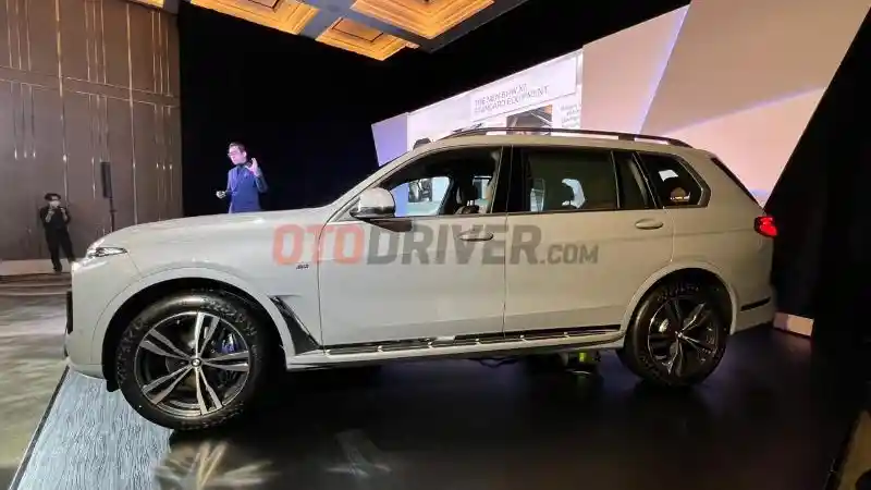 Foto - Resmi Diluncurkan di Indonesia, The New BMW X7 Resmi Dijual Rp 2,4 Miliar