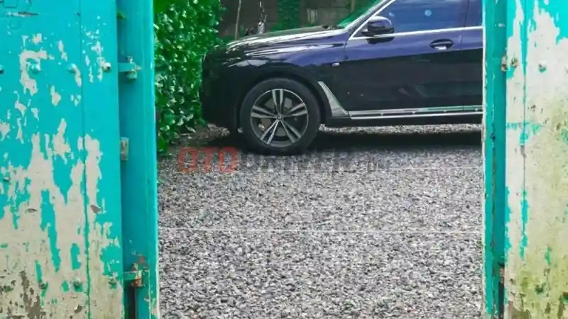 Foto - Mudik In Style 2023: BMW X7, SUV Flagship Teman Perjalanan Jakarta-Bali