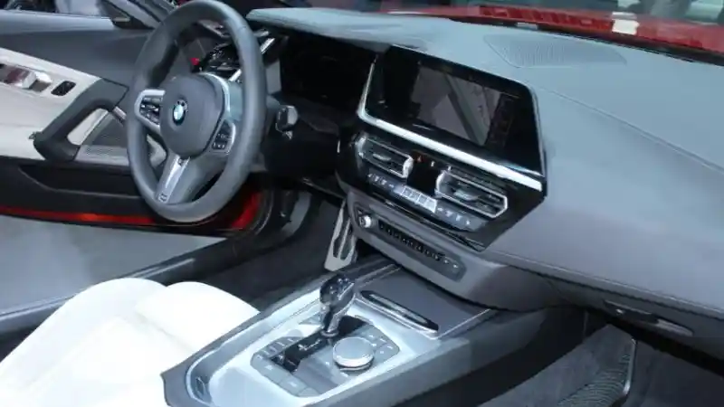 Foto - Kembaran Toyota Supra Versi BMW Sedang Bersiap Muncul