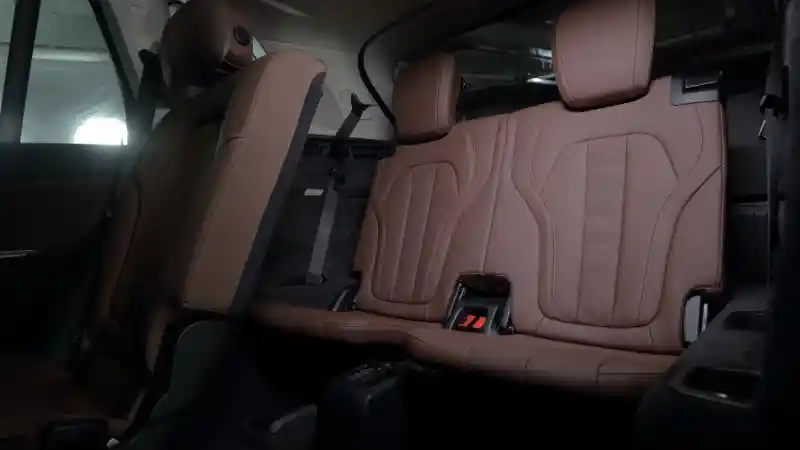 Foto - BMW Luncurkan Tiga SUV Terbarunya Sekaligus. Apa Perbedaannya?