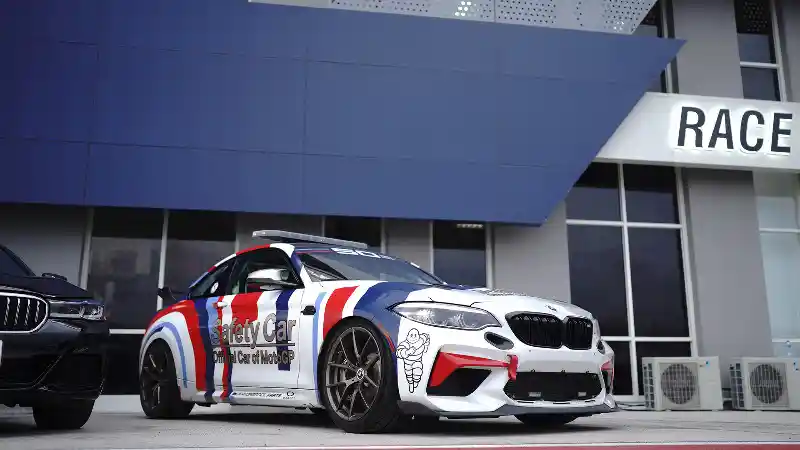 Berita - Mengintip Deretan Mobil Safety Car BMW Di Helatan MotoGP 2022