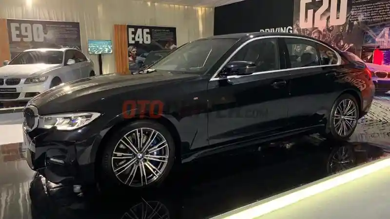 Foto - Sambutlah! BMW Seri-3 Generasi Terbaru yang Baru Saja Diperkenalkan