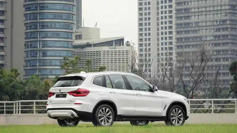 Foto - Daftar Harga BMW Terbaru (Februari 2021)