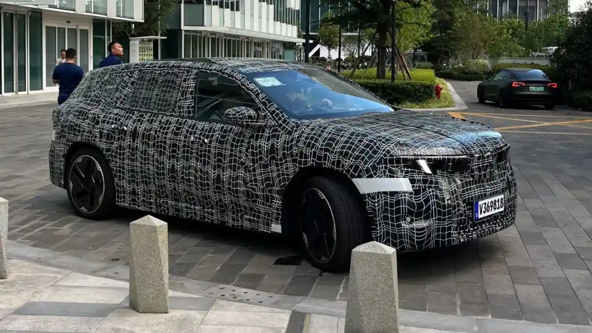 Berita - BMW iX3 Terbaru Tertangkap Kamera Saat Pengujian Di Jalanan Shanghai Cina