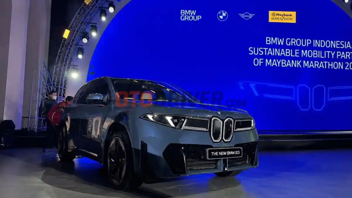 Foto - BMW Group Indonesia Kembali Jadi Sustainable Mobility Partner Maybank Marathon 2026