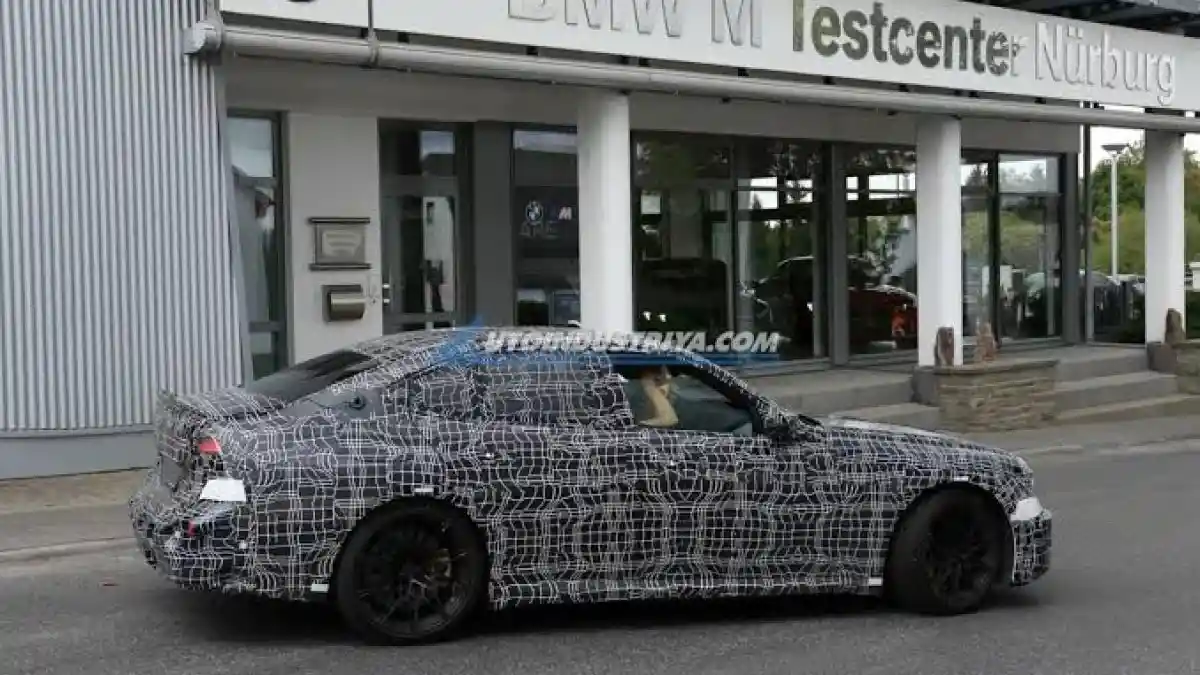 Foto - BMW M3 Akan Hadir Dalam Pilihan ICE dan Listrik