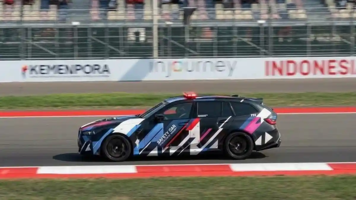 Foto - BMW M5 Touring Jadi Safety Car MotoGP, Gunakan BBM RON 98