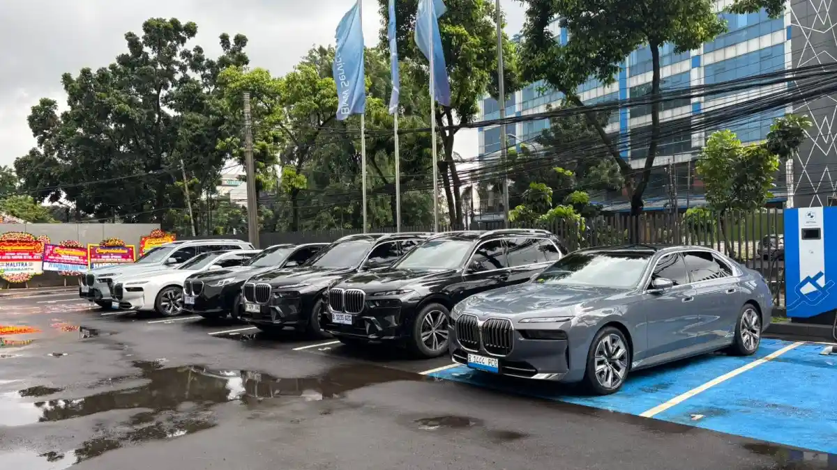 Foto - BMW Indonesia Resmikan Dealer Termewah Di Jakarta