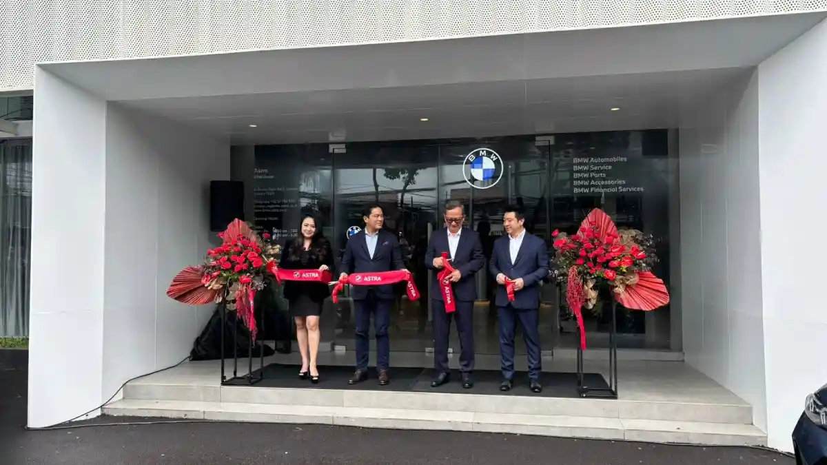 Foto - BMW Indonesia Resmikan Dealer Termewah Di Jakarta