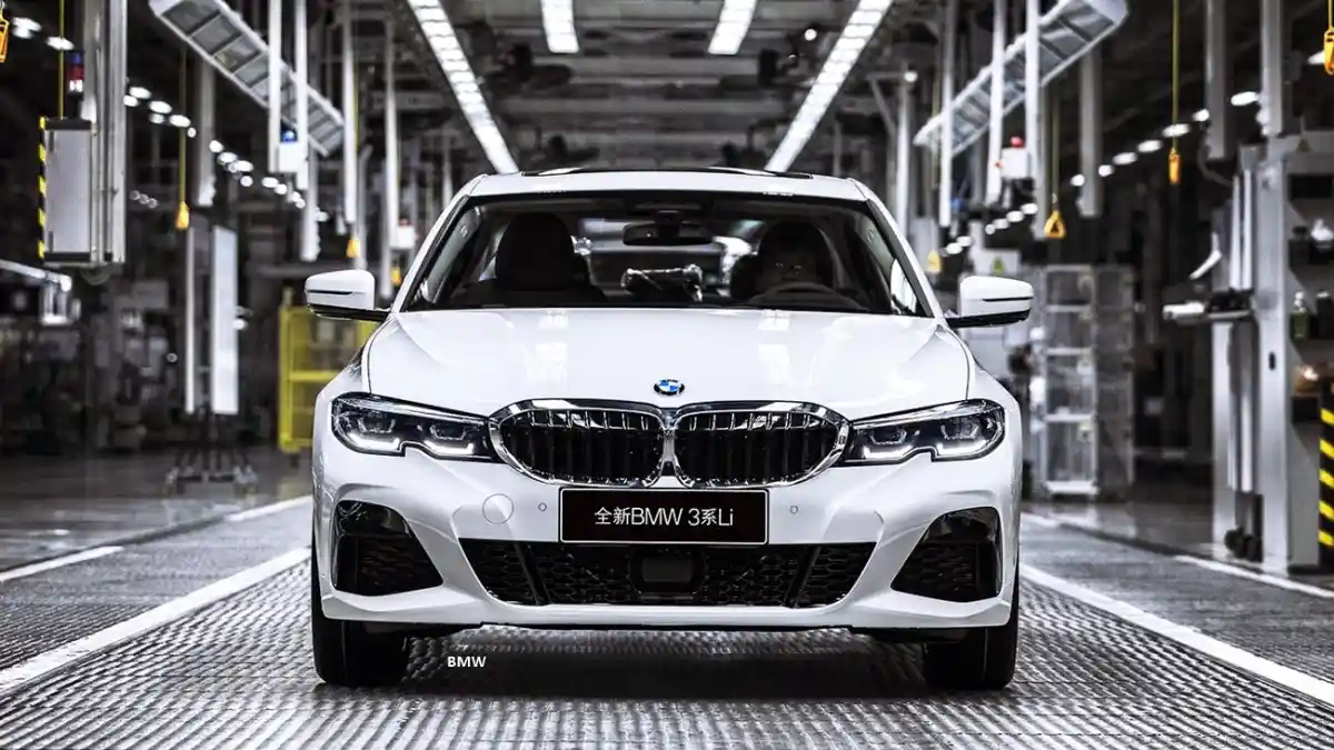 Foto - Sudah Ada 7 Generasi, BMW Seri 3 Eksis 51 Tahun Sebagai Legenda Hidup