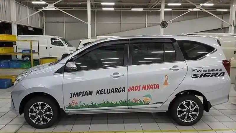Foto - Daihatsu Sigra Facelift Bocor Lagi