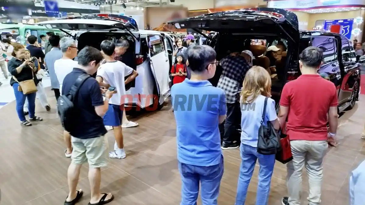 Foto - Konsumen Baru Untuk Toyota Alphard Dan Vellfire Terus Hadir