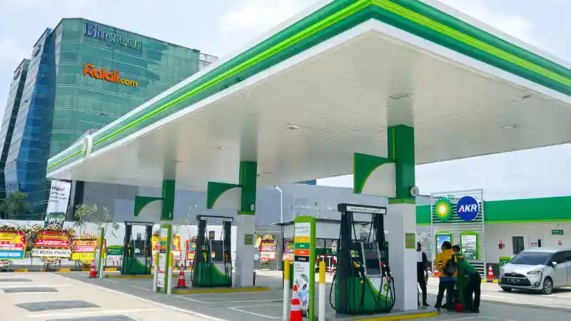 Foto - Daftar Harga BBM Juni 2023, Pertamina, Shell Hingga BP AKR Turun Harga
