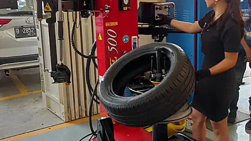 Foto - Tekanan Angin Ban Serep Lebih Tinggi. Ini Alasannya