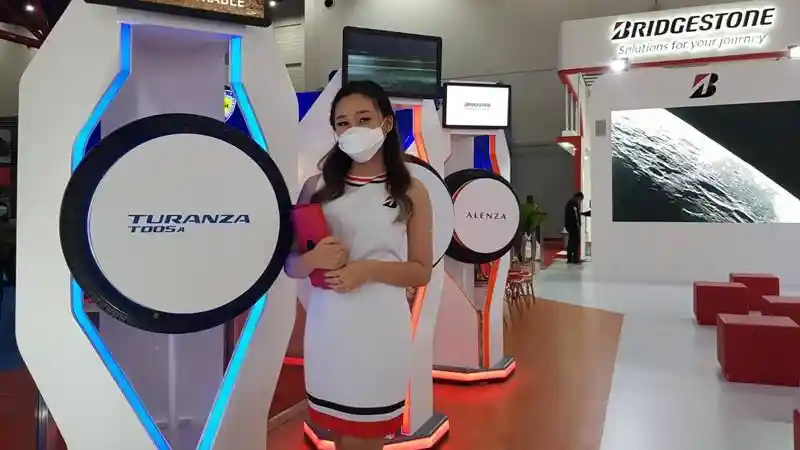 Foto - Beli Ban Bridgestone di IIMS Lebih Murah