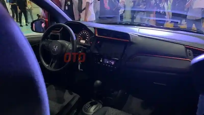 Foto - Perbedaan Spesifikasi Honda Brio Lokal Dengan Versi Ekspor