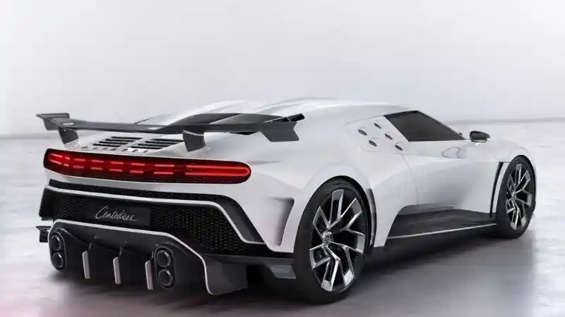 Foto - Cristiano Ronaldo Pesan Bugatti Seharga RP 145 Miliar