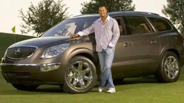 Foto - Ini Dia Koleksi Mobil Tiger Woods.