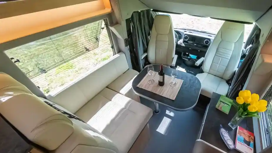 Foto - La Strada Nova M, Campervan Yang Bisa Off-road