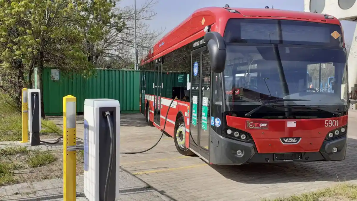 Foto - Tak Ada Alasan Tolak Bus Kota Tenaga Listrik
