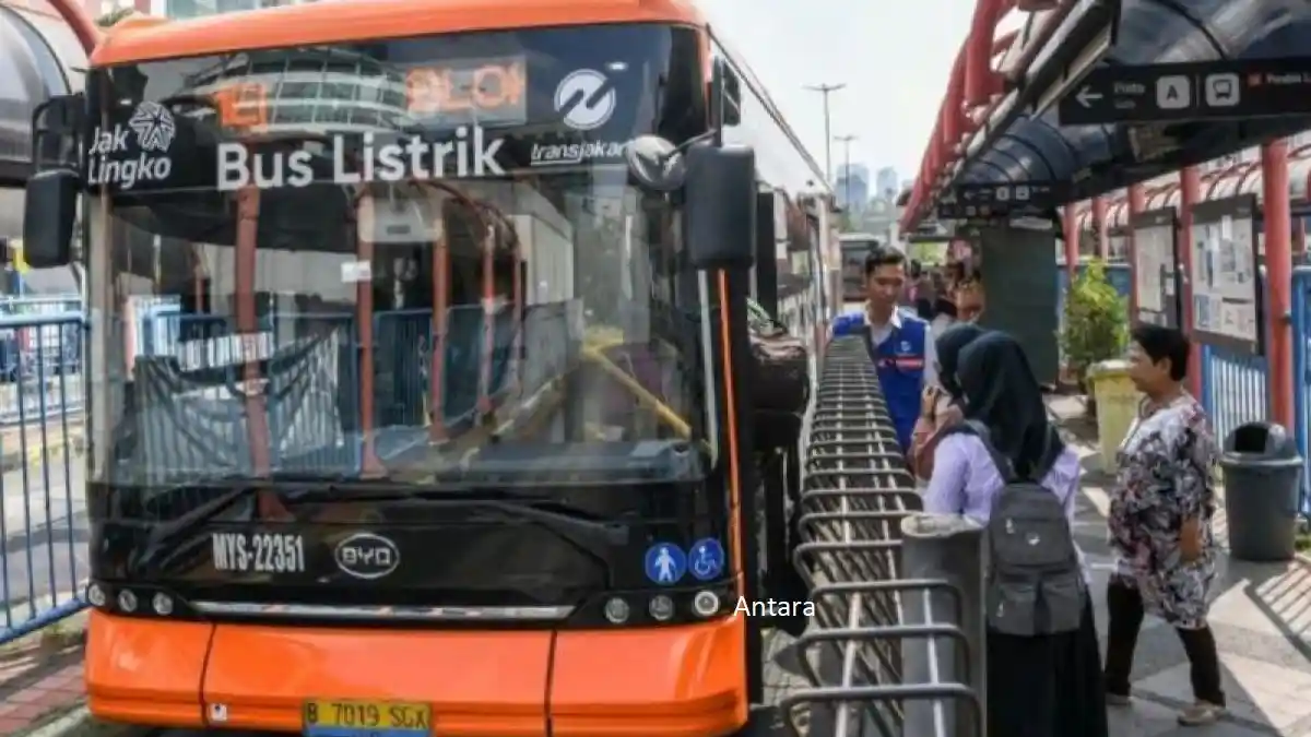 Berita - TransJakarta Akan Tambah 500 Bus 
