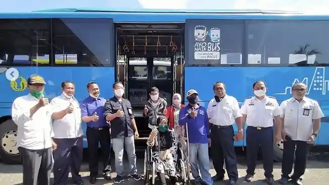 Bus - Ada Bus Ramah Difabel dan Lansia Gratis Dari Damri Mataram