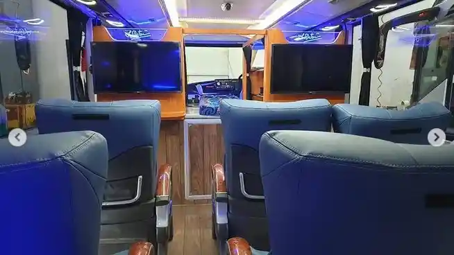 Foto - Seperti Ini Bus Tingkat Mewah Milik Pabrik Rokok Sukun