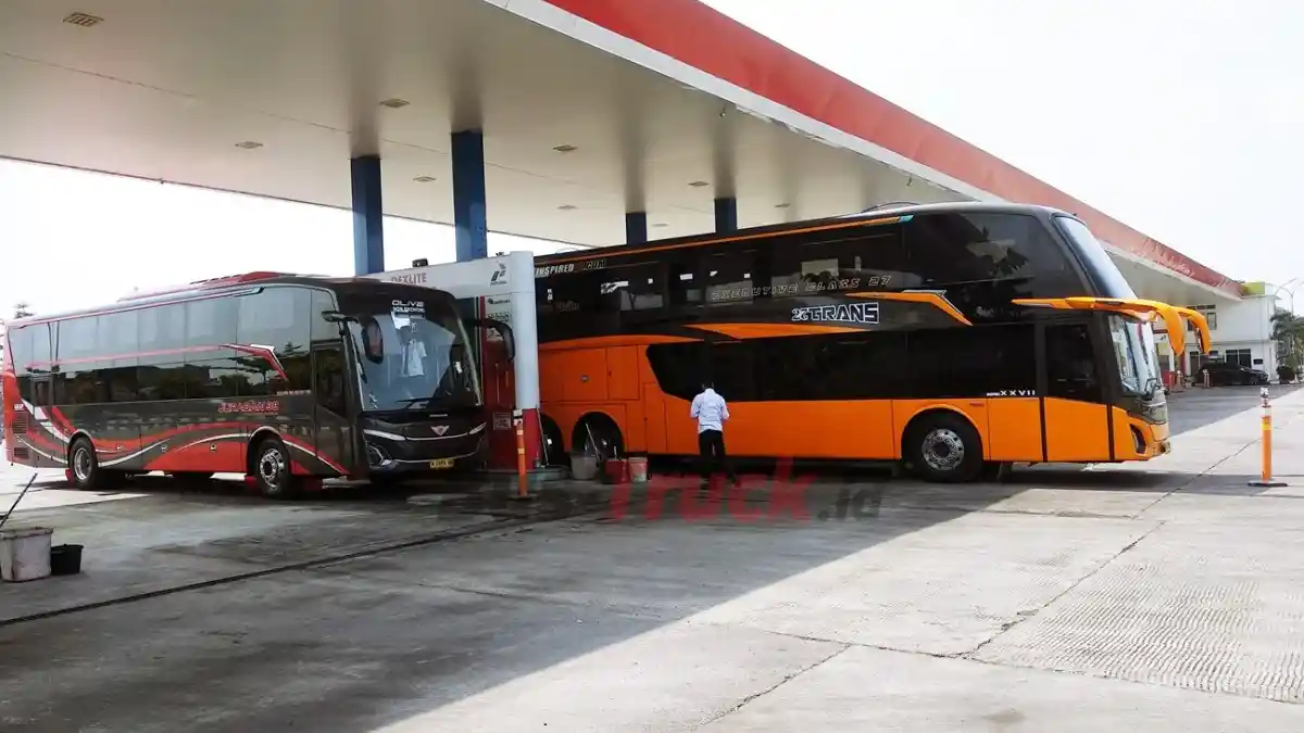 Bus - Organda: Transportasi Umum Indonesia Darurat BBM