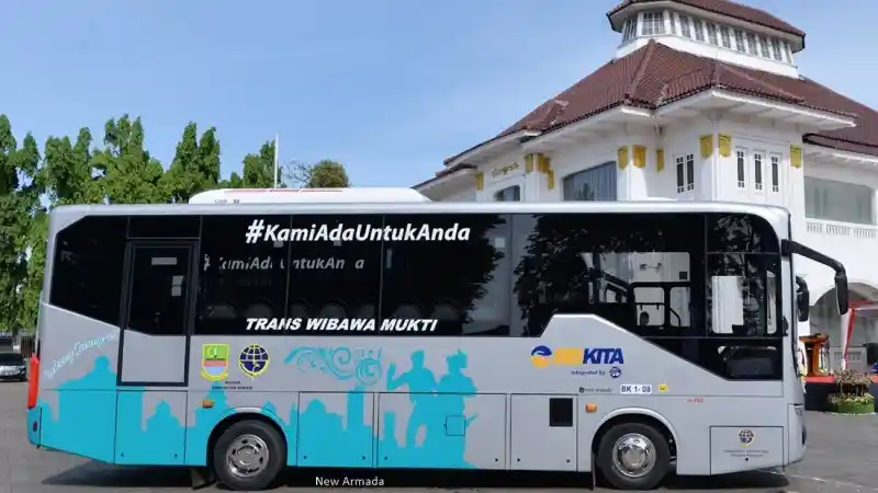 Foto - Bus BTS Beroperasi Di Bekasi Dan Bogor
