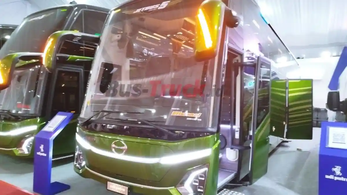 Foto - Hino Terus Handover Sampai Pekan Terakhir GIIAS 2026