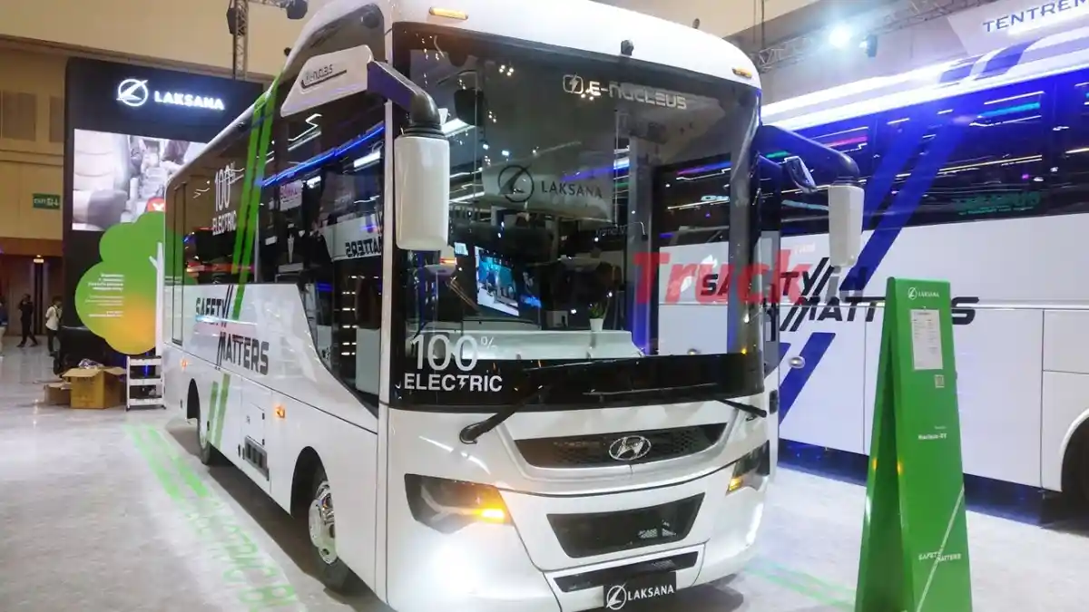 Foto - Krisis Pengemudi Bus Kompeten, TransJakarta Bikin Sekolah Mengemudi