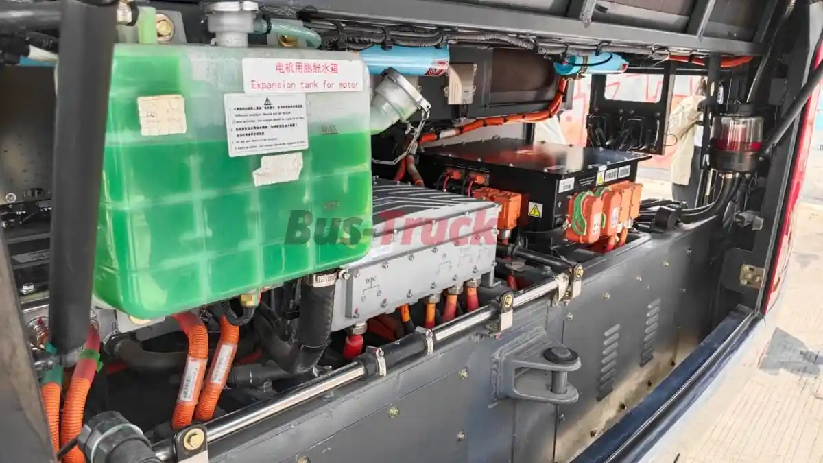 Foto - Menjajal Perjalanan Bus Listrik Bekasi–Jogjakarta Tarif Rp 170 Ribu, Ini Plus Dan Minusnya