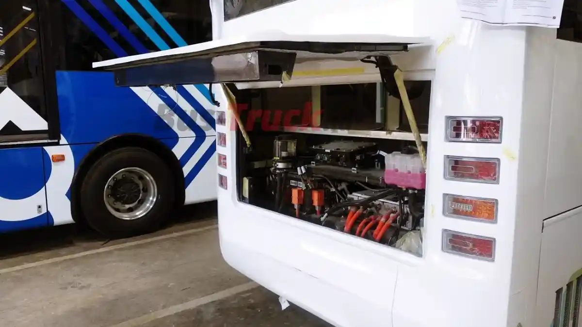 Foto - VKTR Tes Bus Listrik Rakitan Laksana Untuk Trans Semarang