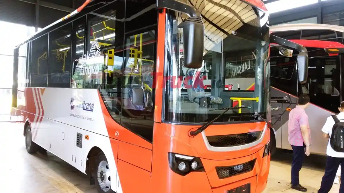 Foto - Rencana Wajib Tiga Kali Seminggu Bagi ASN Jakarta Naik Kendaraan Umum