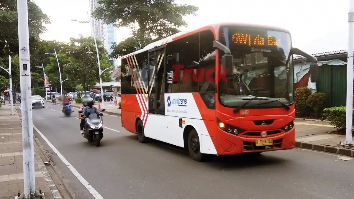 Foto - Ternyata Ini Masalah Bus Medium Listrik Belum Dioperasikan Transjakarta