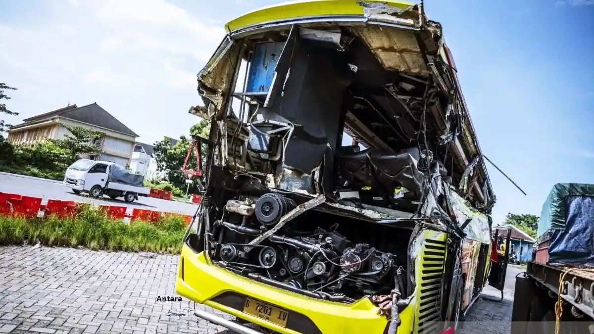 Bus - Kata Pakar, Masih Banyak Pengemudi Bus Di Indonesia Yang Tidak Punya Skill Memadai