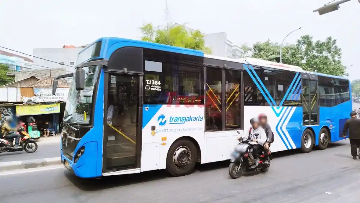 Foto - Transjakarta Akan Operasikan 10.000 Bus Listrik Sampai 2030