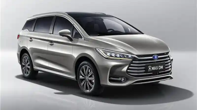 Foto - Simak Spesifikasi MPV Murah BYD Calon Pesaing Innova di Indonesia