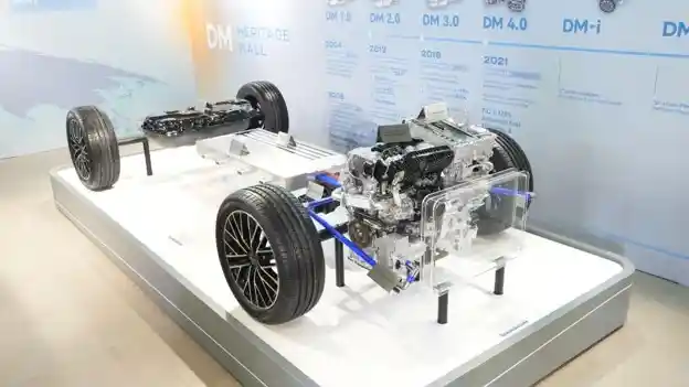 Foto - Memimpin Pasar EV 40% Dalam Waktu 2 Tahun, Kini BYD-Denza Perkenalkan Teknologi DM yang Super Irit