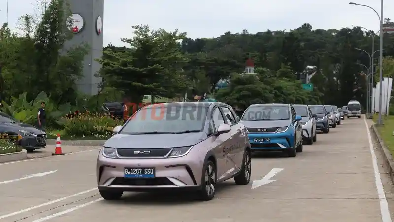 Berita - Pabrikan Mobil Listrik Di Cina Kelebihan Produksi?