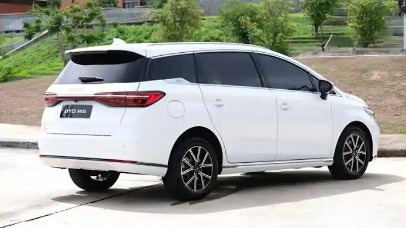 Foto - Innova Bakal Punya Lawan, MPV BYD Bertenaga Listrik