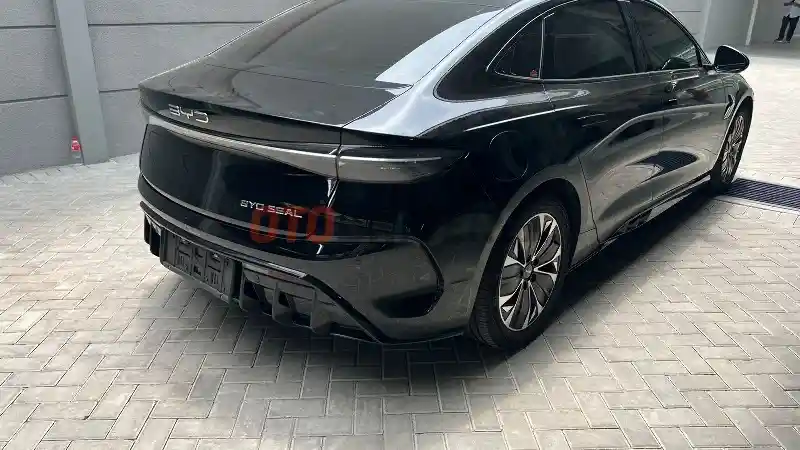 Foto - Meski Pakai Atap Kaca, BYD Seal Dijamin Lolos Tes 'Siksaan NCAP' 