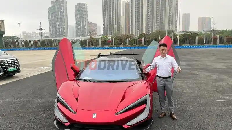 Foto - Mengenal Langsung Supercar Listrik BYD Yangwang U9