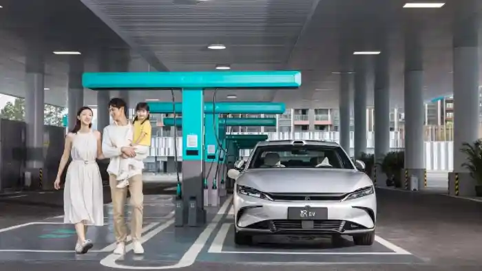 Foto - BYD Han Flash Charge Edition Resmi Dirilis, Ngecas 10%-70% Hanya 5 Menit